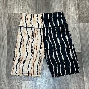 SIZE SMALL SAGE COLLECTIVE BIKER SHORTS